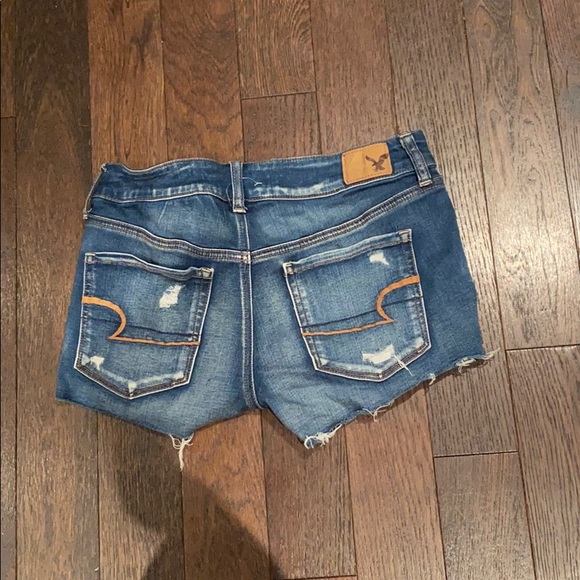 American eagle denim shorts, US size 6 - Picture 2 of 3